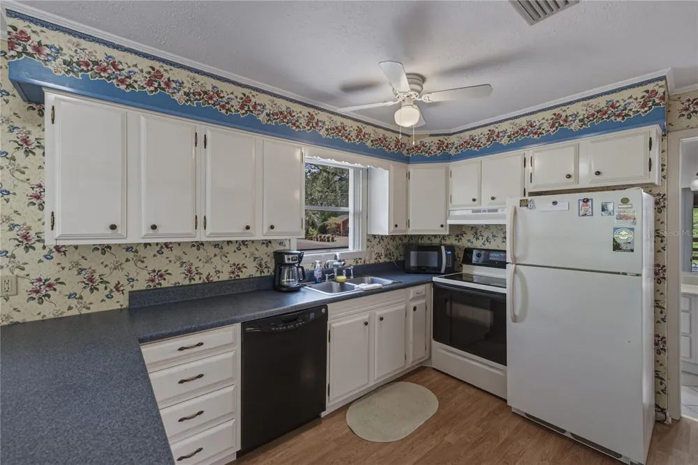 33065 CEDONIA ROAD Dade City, FL 33523