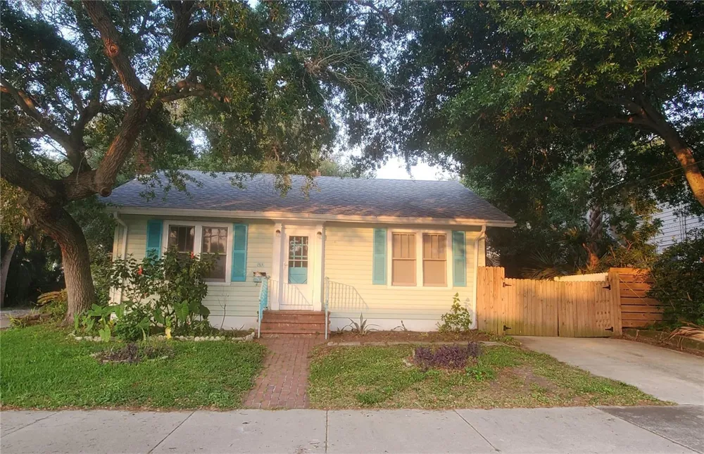 410 OLEANDER AVENUE Daytona Beach, FL 32118