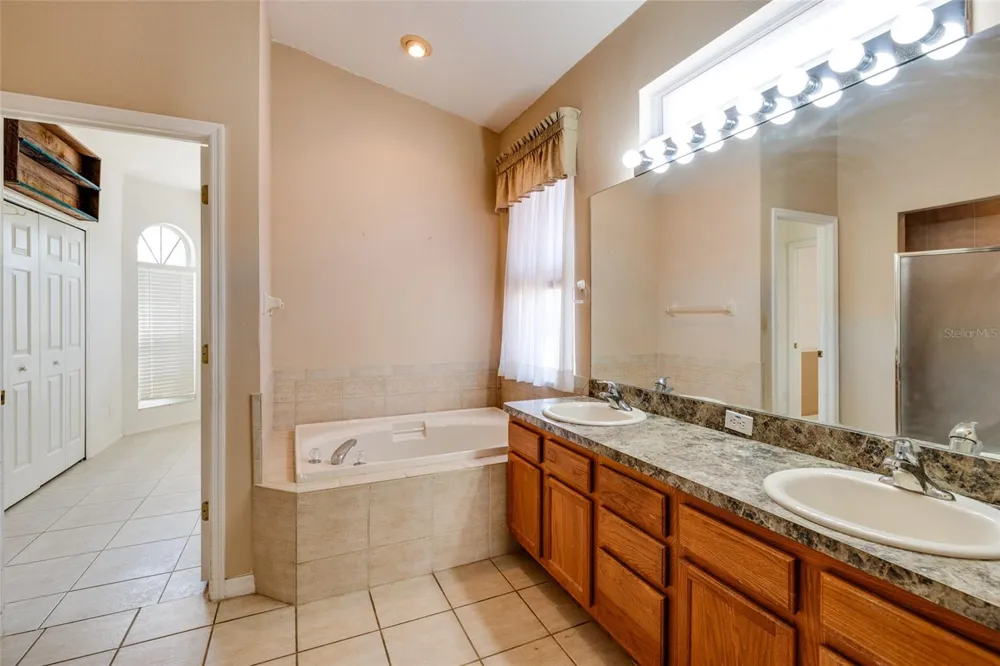 1805 WOOD BEND STREET Tarpon Springs, FL 34689