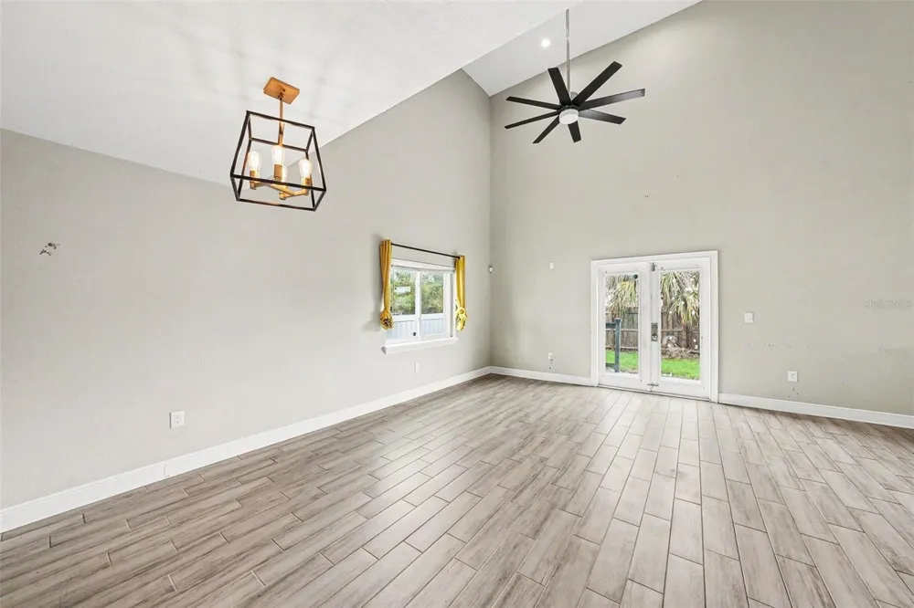 2619 W ST CONRAD Tampa, FL 33607