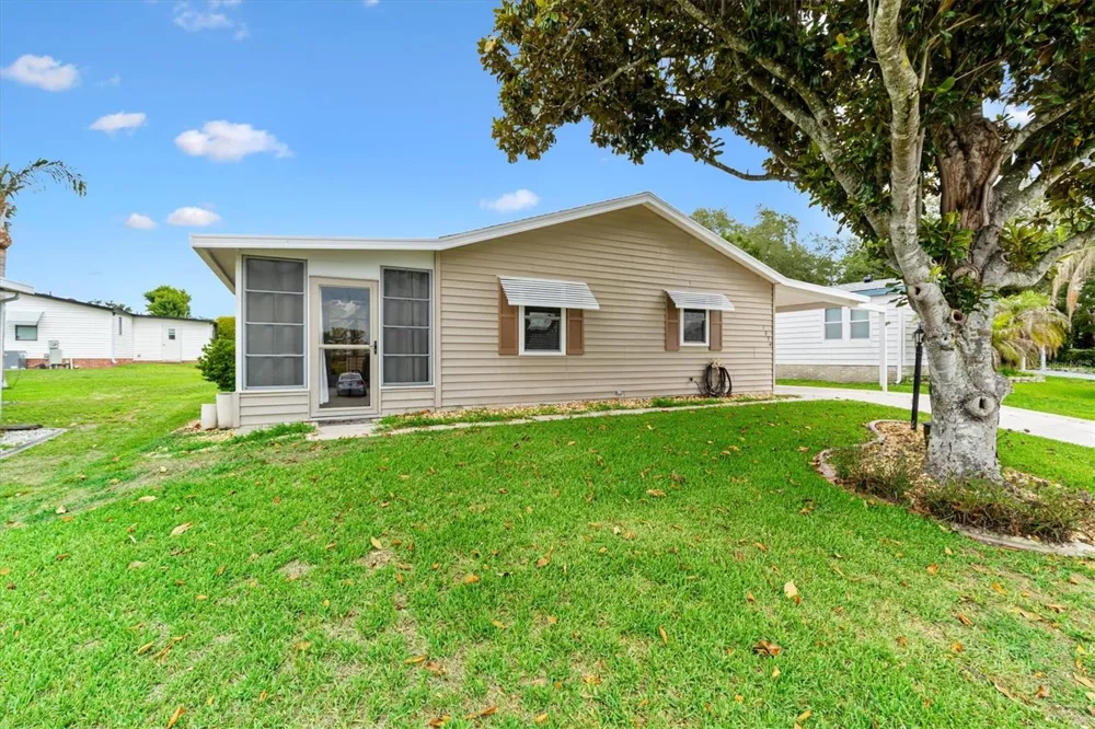 1534 HILLCREST DRIVE Lady Lake, FL 32159