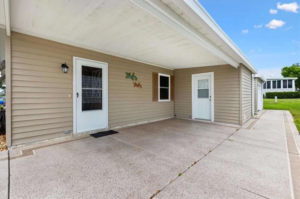 1534 HILLCREST DRIVE Lady Lake, FL 32159