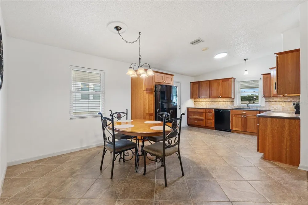 1534 HILLCREST DRIVE Lady Lake, FL 32159
