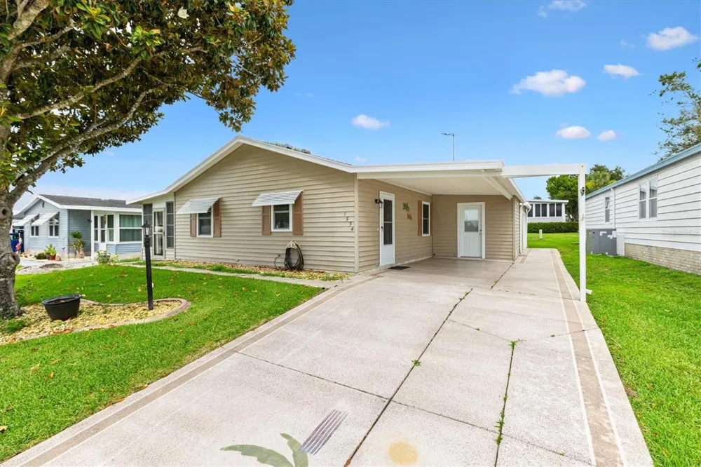 1534 HILLCREST DRIVE Lady Lake, FL 32159