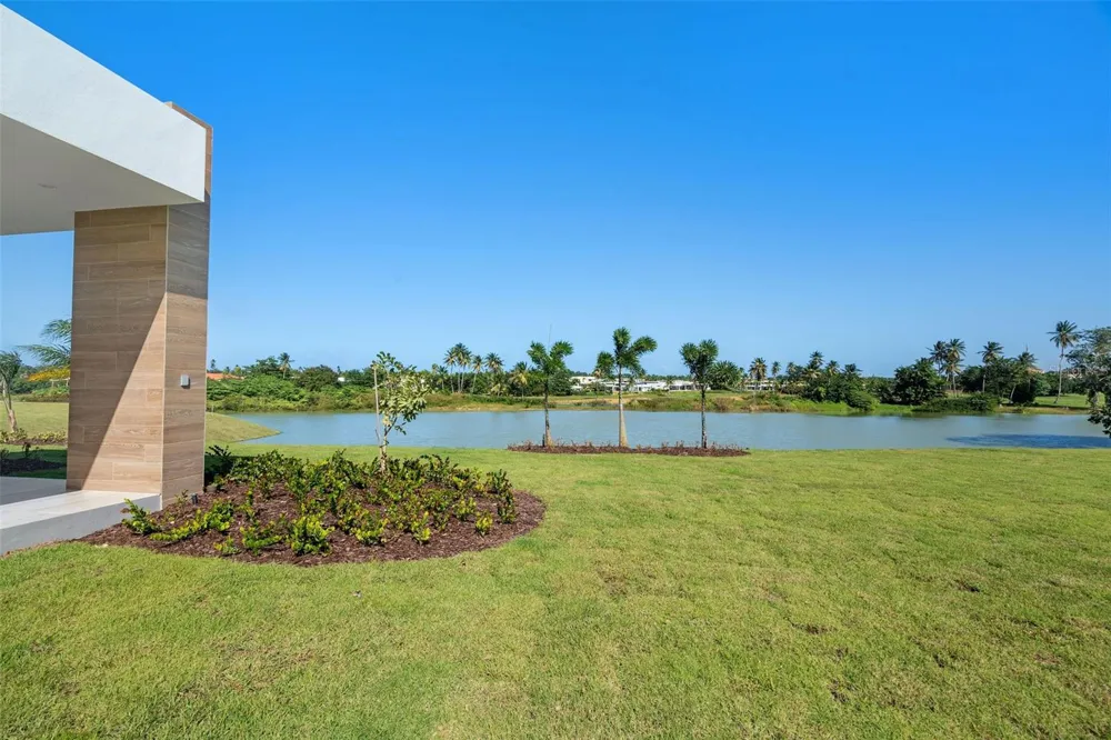15 THE ISLES AT DORADO BEACH Dorado, PR 00646