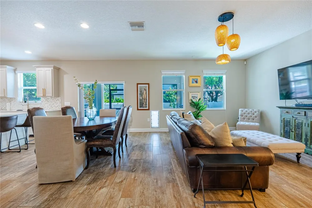 1908 W NASSAU STREET Tampa, FL 33607