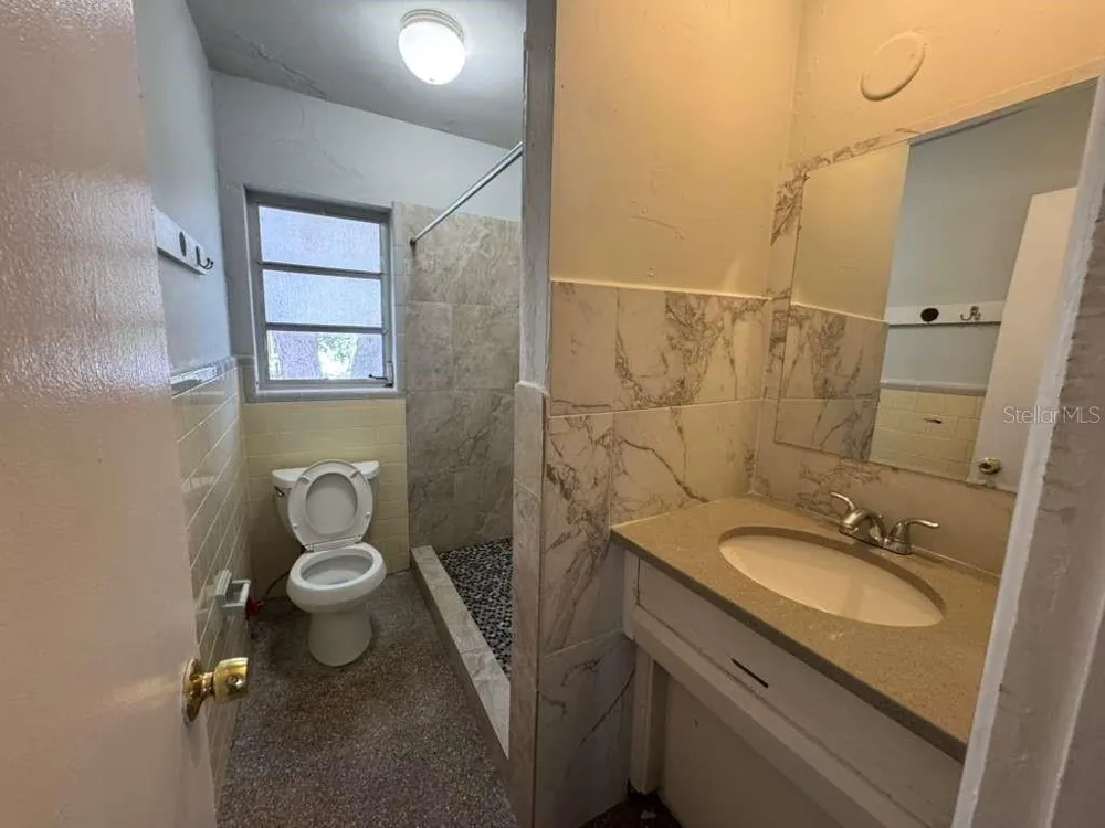 5717 FERNHILL DRIVE Orlando, FL 32808