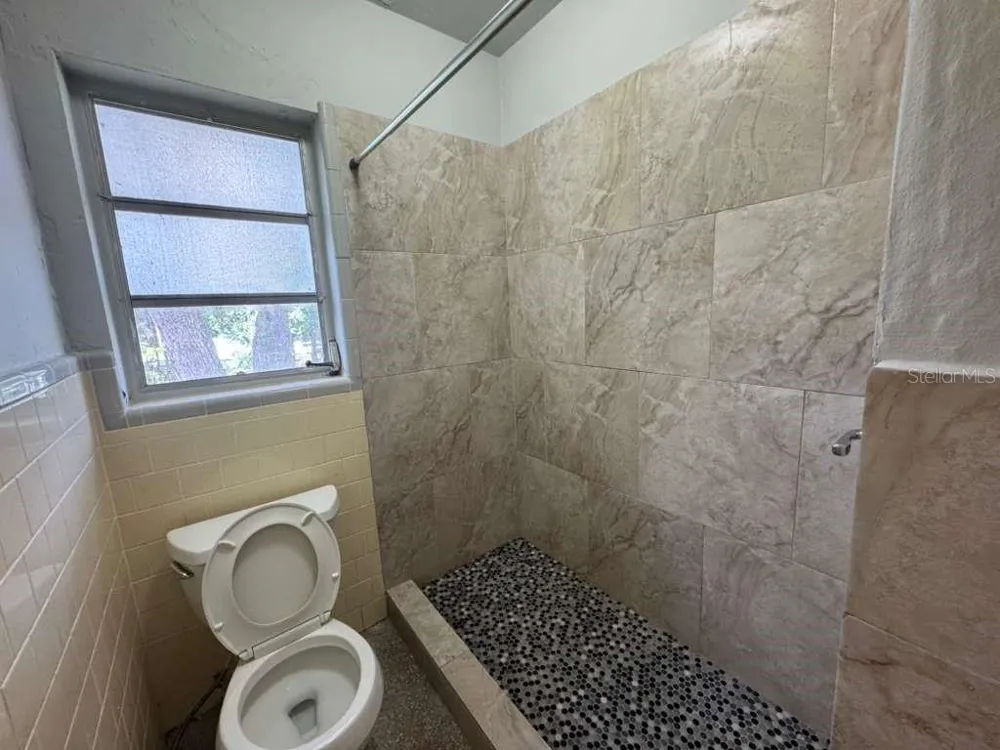 5717 FERNHILL DRIVE Orlando, FL 32808