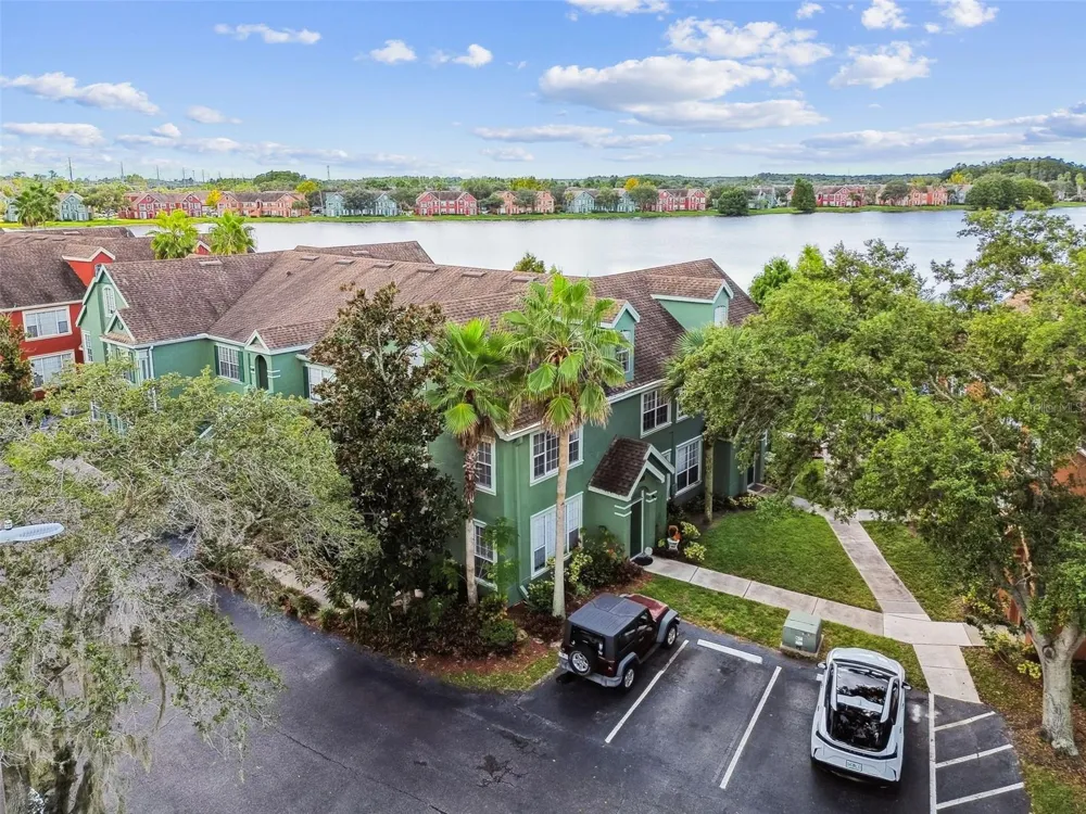 9064 LAKE CHASE ISLAND WAY Tampa, FL 33626