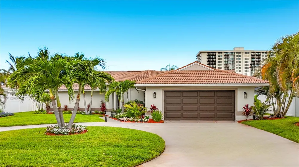 324 LEEWARD ISLAND Clearwater Beach, FL 33767