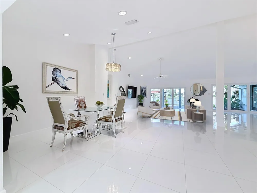324 LEEWARD ISLAND Clearwater Beach, FL 33767