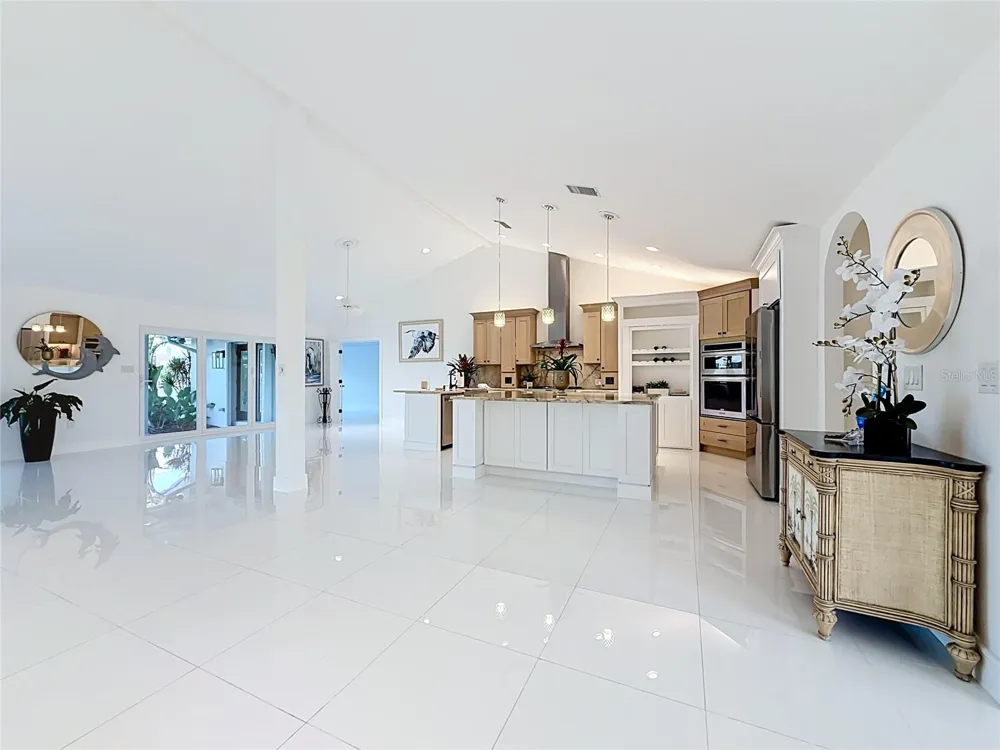 324 LEEWARD ISLAND Clearwater Beach, FL 33767