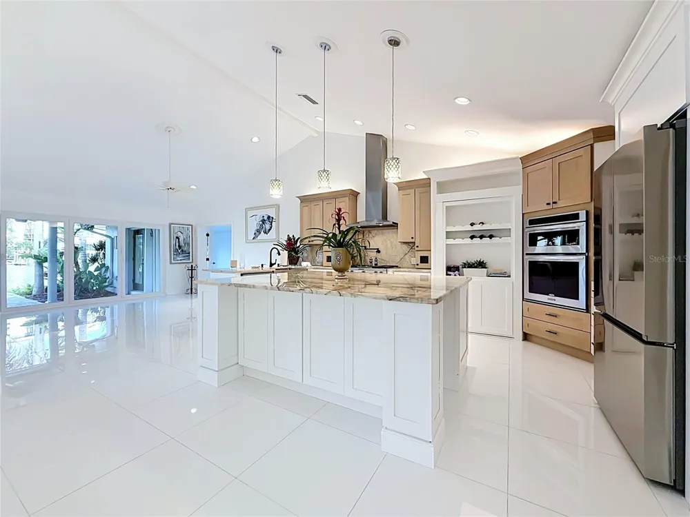 324 LEEWARD ISLAND Clearwater Beach, FL 33767
