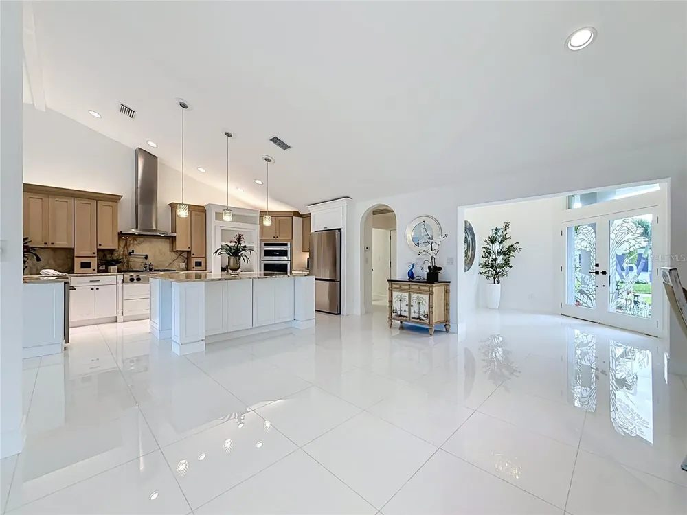 324 LEEWARD ISLAND Clearwater Beach, FL 33767