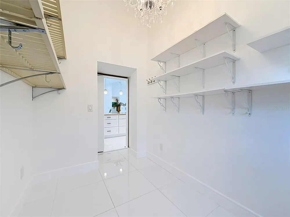 324 LEEWARD ISLAND Clearwater Beach, FL 33767