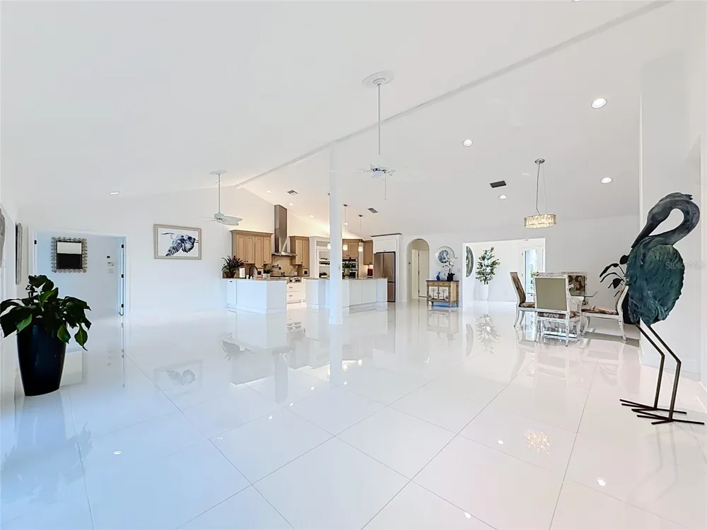 324 LEEWARD ISLAND Clearwater Beach, FL 33767