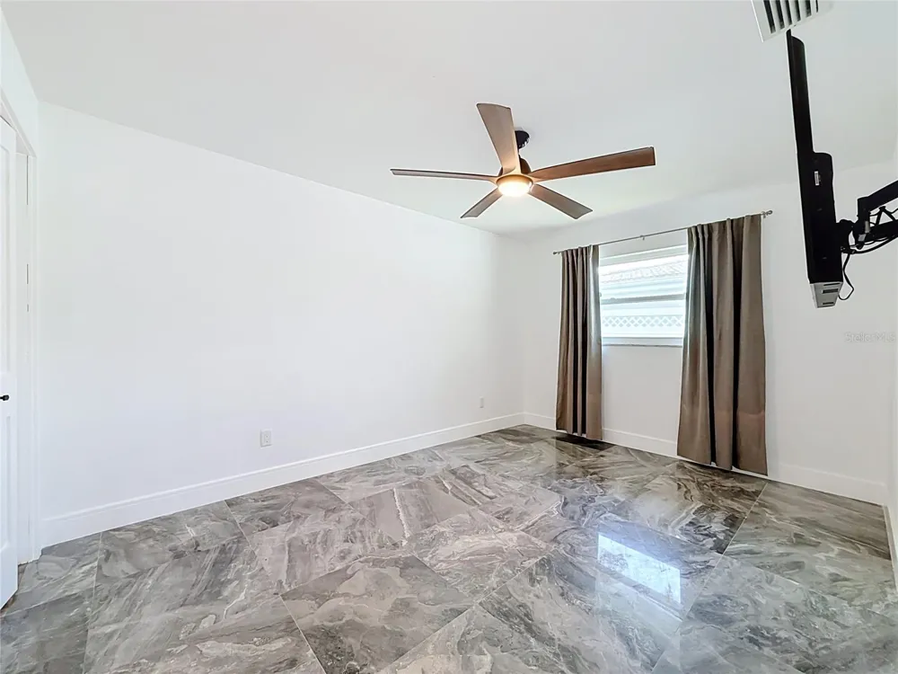 324 LEEWARD ISLAND Clearwater Beach, FL 33767