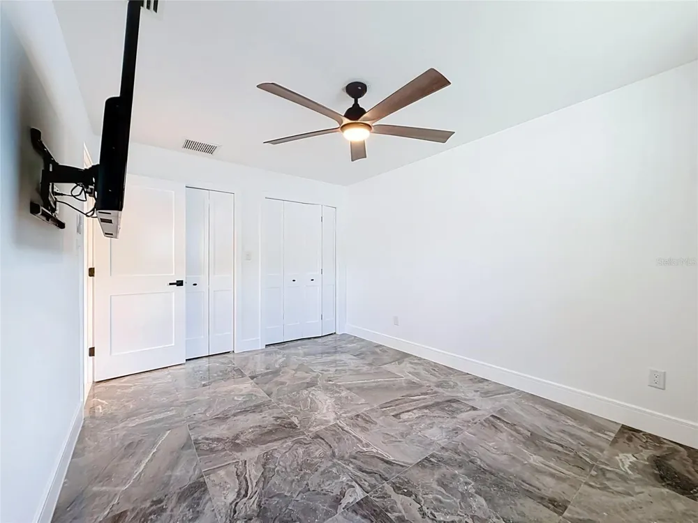 324 LEEWARD ISLAND Clearwater Beach, FL 33767