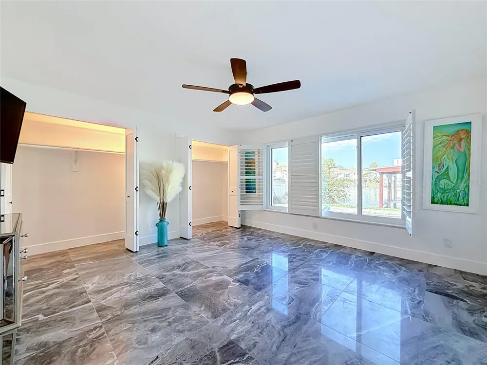 324 LEEWARD ISLAND Clearwater Beach, FL 33767