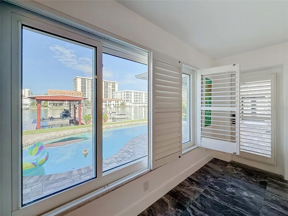 324 LEEWARD ISLAND Clearwater Beach, FL 33767