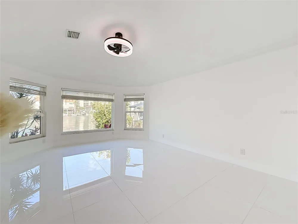 324 LEEWARD ISLAND Clearwater Beach, FL 33767