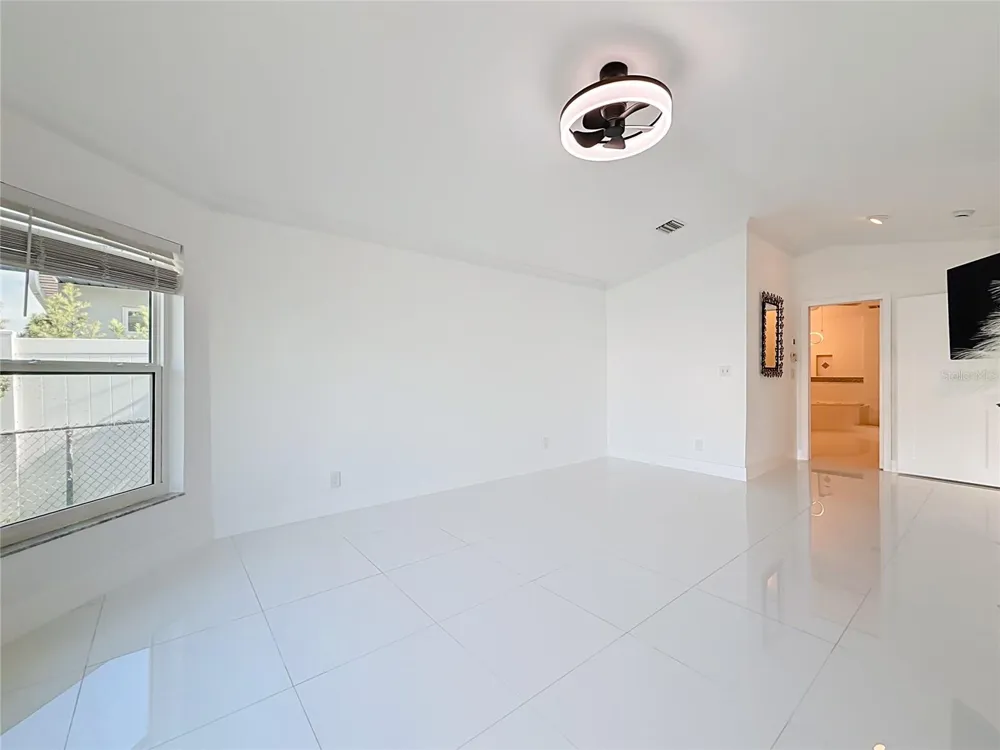 324 LEEWARD ISLAND Clearwater Beach, FL 33767