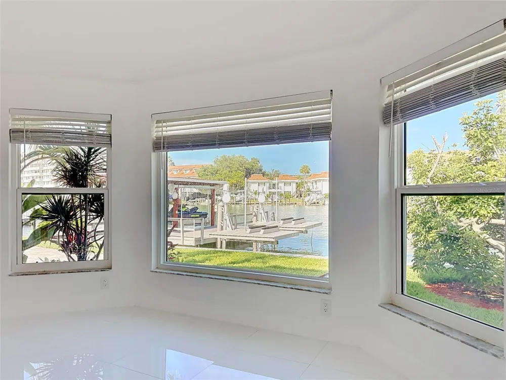 324 LEEWARD ISLAND Clearwater Beach, FL 33767