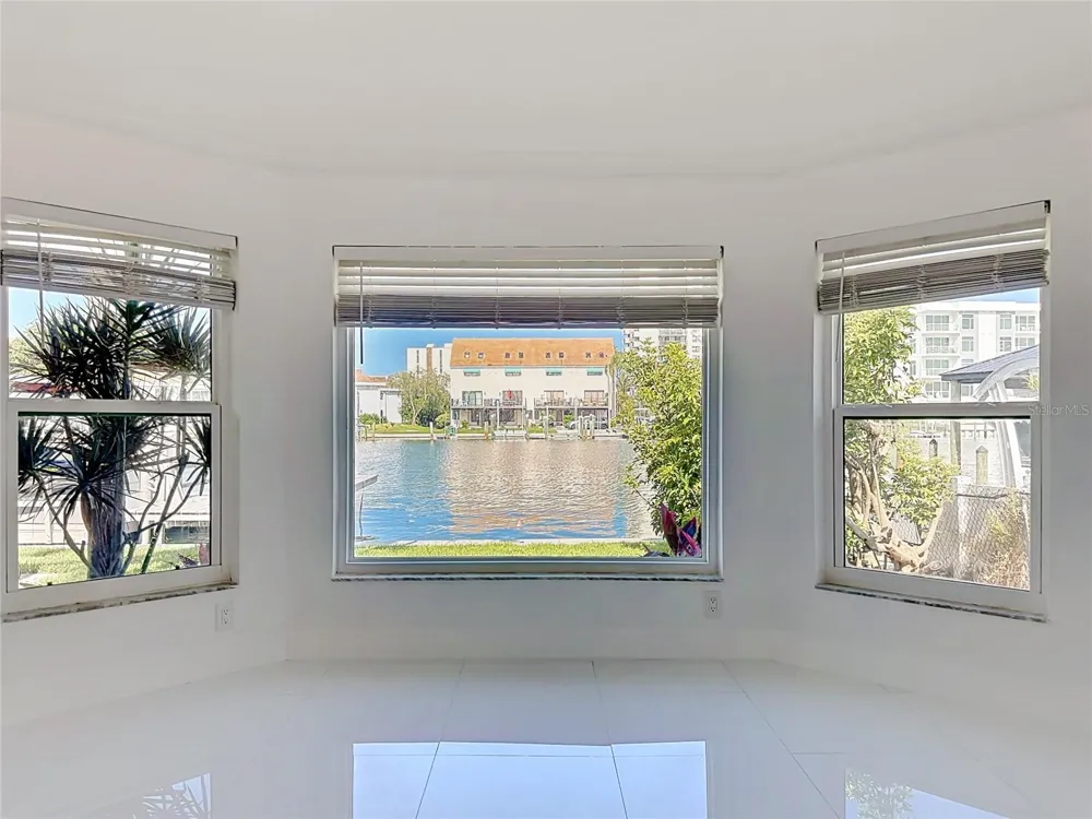 324 LEEWARD ISLAND Clearwater Beach, FL 33767
