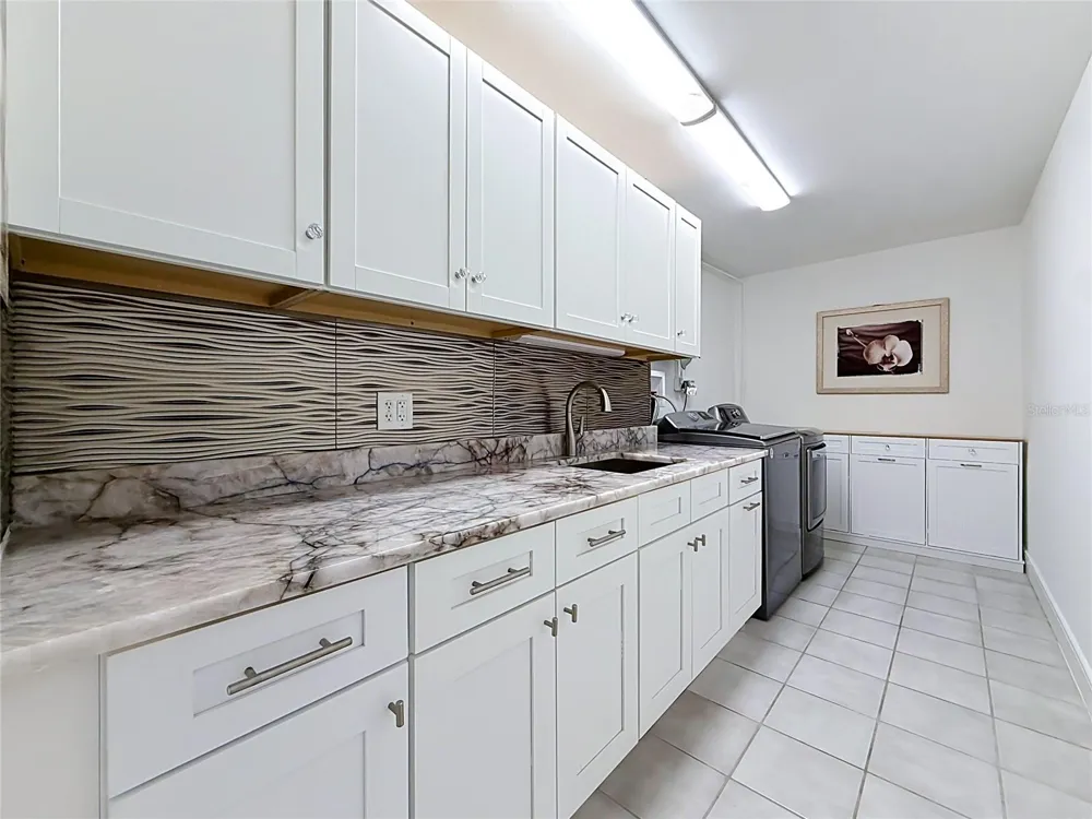 324 LEEWARD ISLAND Clearwater Beach, FL 33767