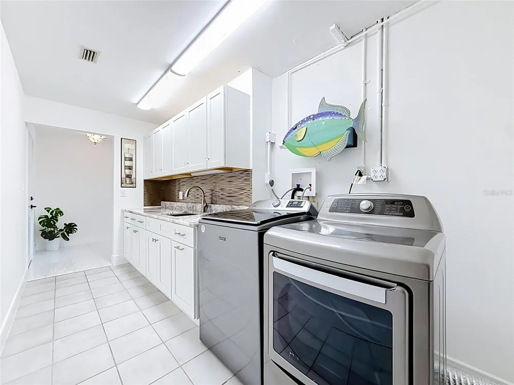 324 LEEWARD ISLAND Clearwater Beach, FL 33767