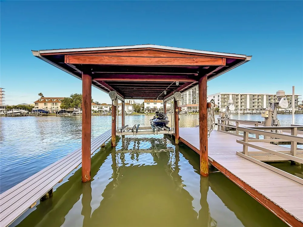 324 LEEWARD ISLAND Clearwater Beach, FL 33767