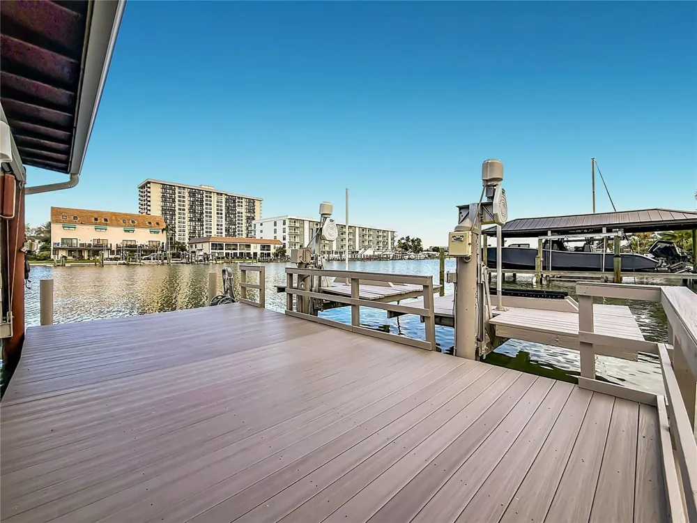 324 LEEWARD ISLAND Clearwater Beach, FL 33767