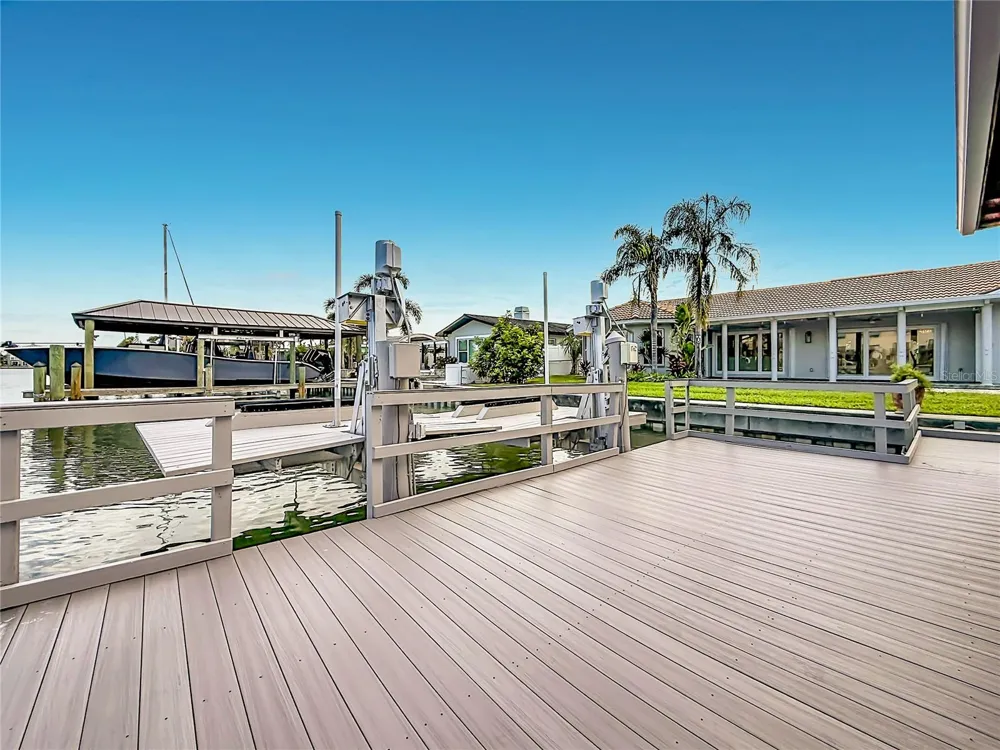 324 LEEWARD ISLAND Clearwater Beach, FL 33767