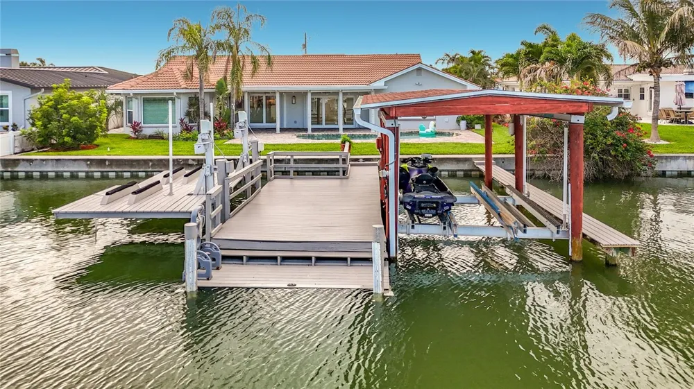 324 LEEWARD ISLAND Clearwater Beach, FL 33767