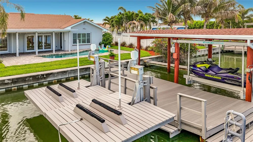 324 LEEWARD ISLAND Clearwater Beach, FL 33767