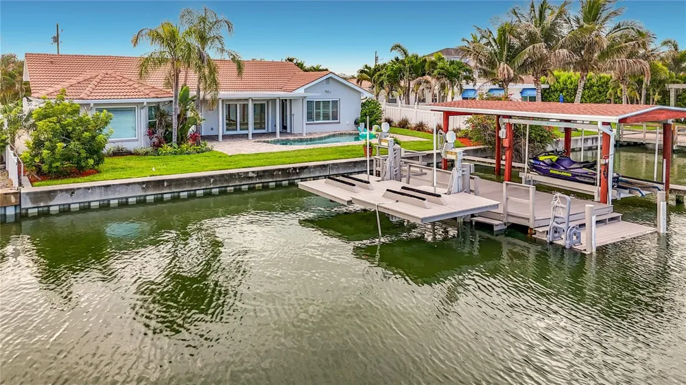 324 LEEWARD ISLAND Clearwater Beach, FL 33767