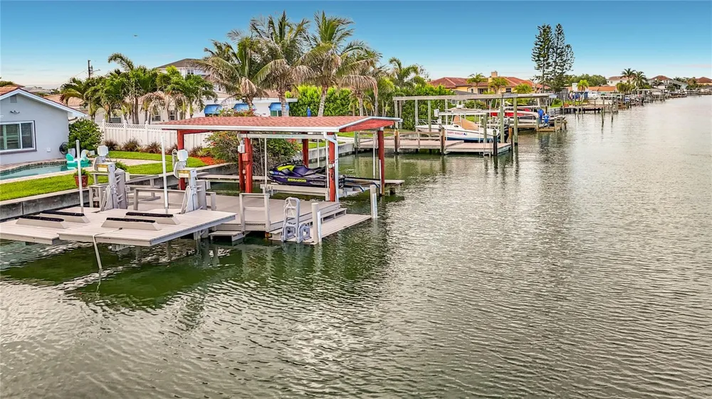 324 LEEWARD ISLAND Clearwater Beach, FL 33767