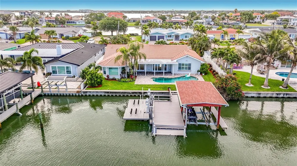 324 LEEWARD ISLAND Clearwater Beach, FL 33767