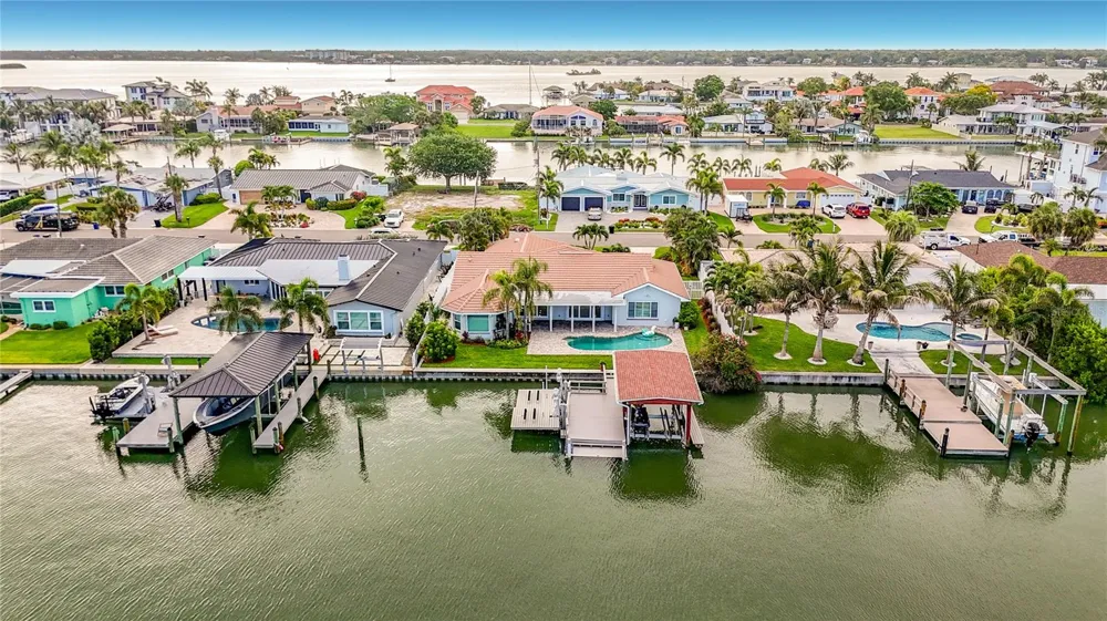 324 LEEWARD ISLAND Clearwater Beach, FL 33767