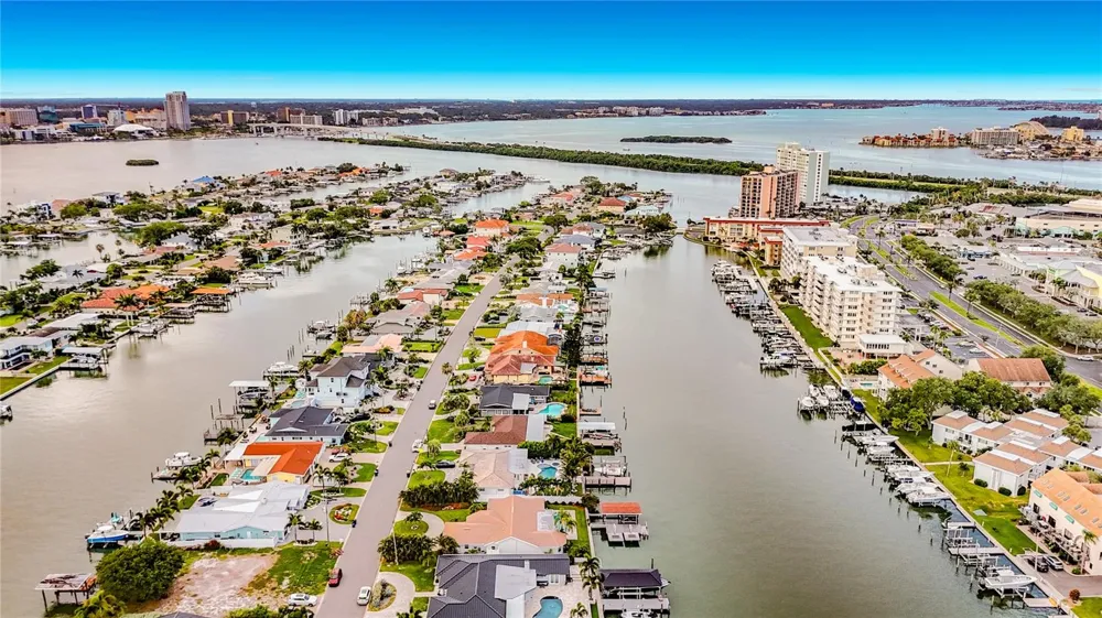 324 LEEWARD ISLAND Clearwater Beach, FL 33767