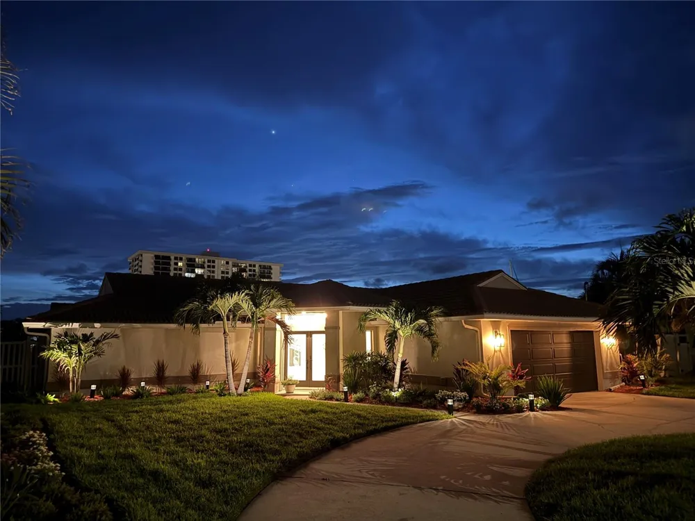 324 LEEWARD ISLAND Clearwater Beach, FL 33767