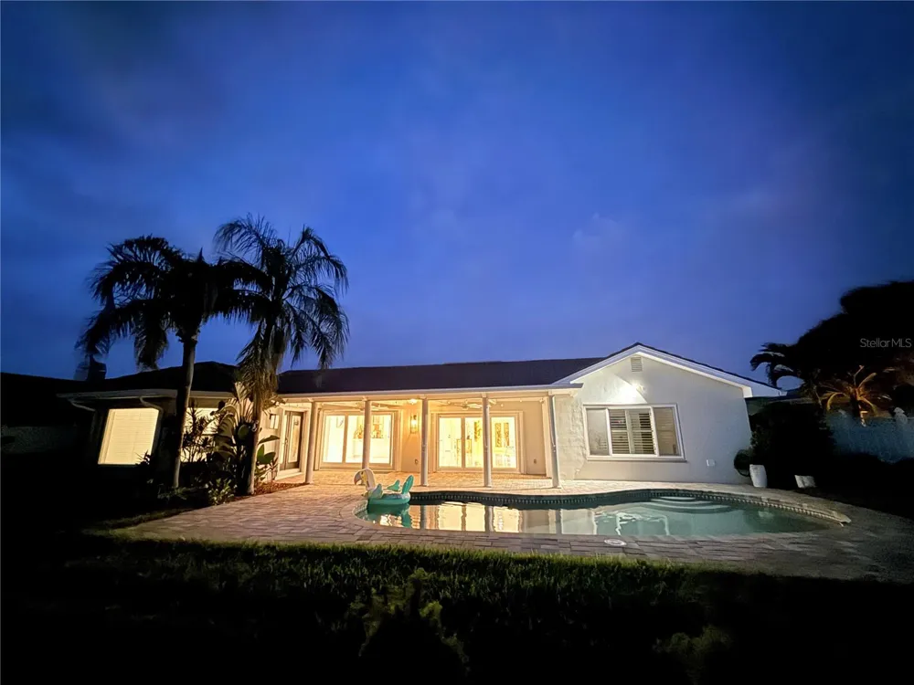 324 LEEWARD ISLAND Clearwater Beach, FL 33767