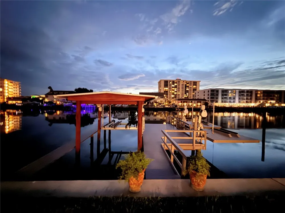 324 LEEWARD ISLAND Clearwater Beach, FL 33767