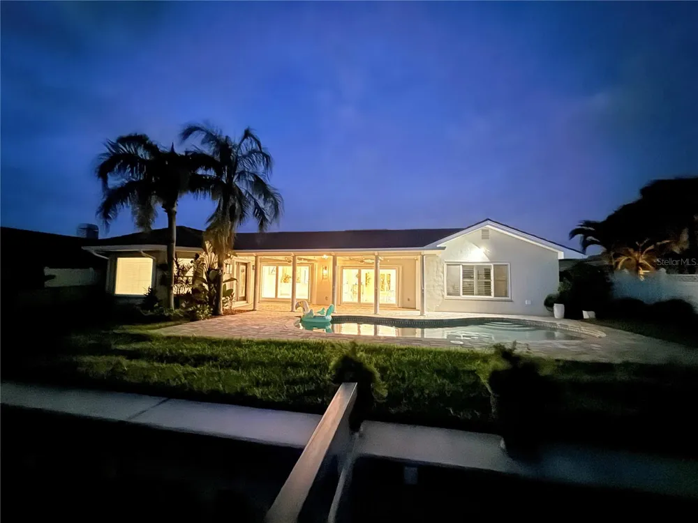 324 LEEWARD ISLAND Clearwater Beach, FL 33767