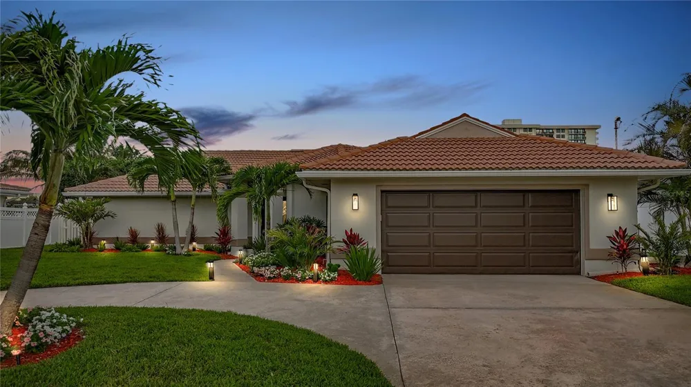324 LEEWARD ISLAND Clearwater Beach, FL 33767