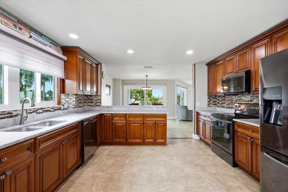 610 ISLAND WAY #201 Clearwater Beach, FL 33767