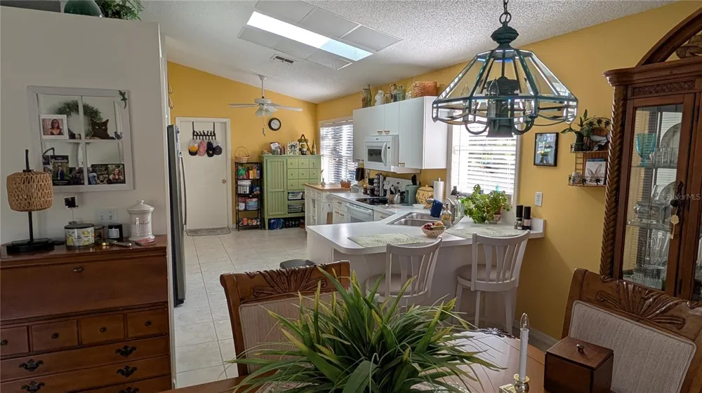 5406 83RD TERRACE E Sarasota, FL 34243