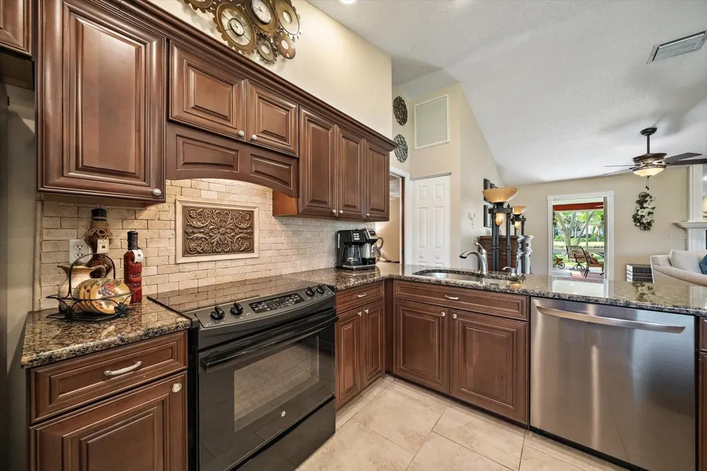 4352 KINGSTON LOOP Sarasota, FL 34238