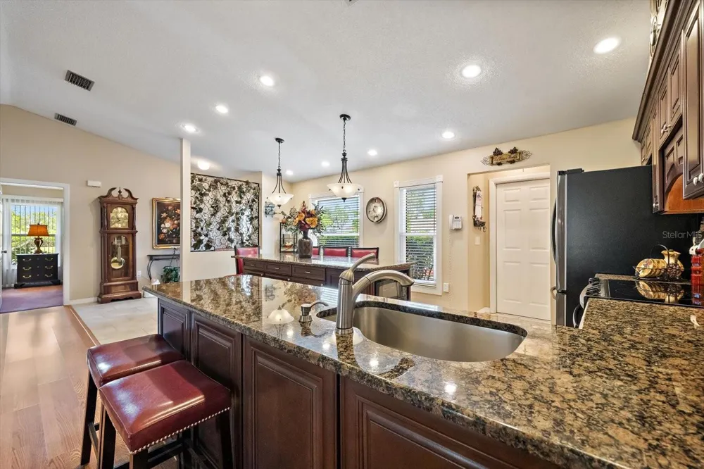 4352 KINGSTON LOOP Sarasota, FL 34238