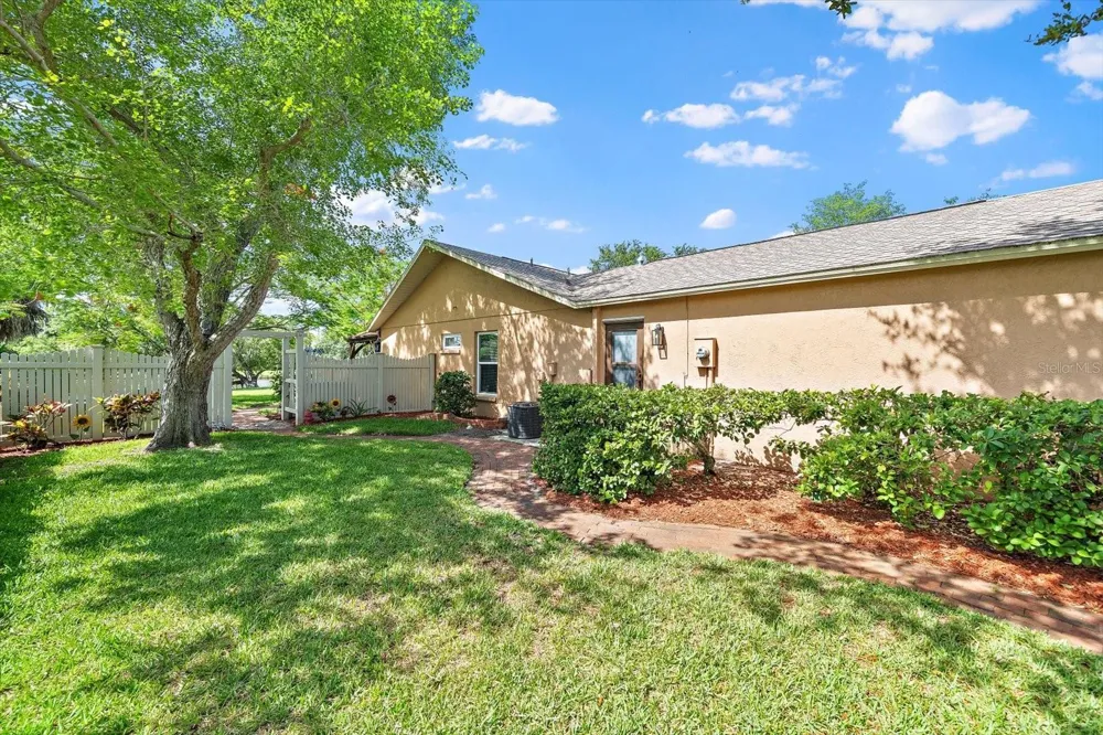 4352 KINGSTON LOOP Sarasota, FL 34238